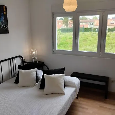 Con Piscina A 100 Metros De La Playa Apartman